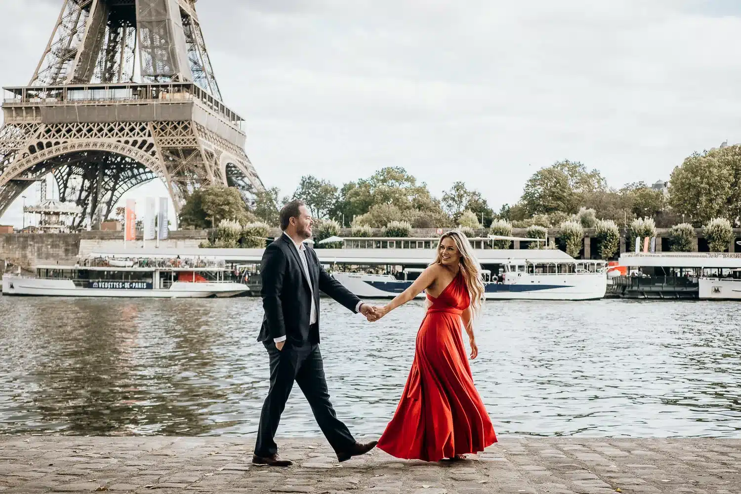 Practical Tips For Honeymooners Visiting Paris