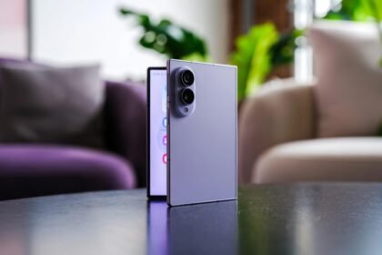 I'm Reviewing the Galaxy Z Fold 8 as I Actually Live With It, Not Just Unbox It