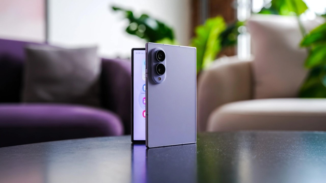I'm Reviewing the Galaxy Z Fold 8 as I Actually Live With It, Not Just Unbox It