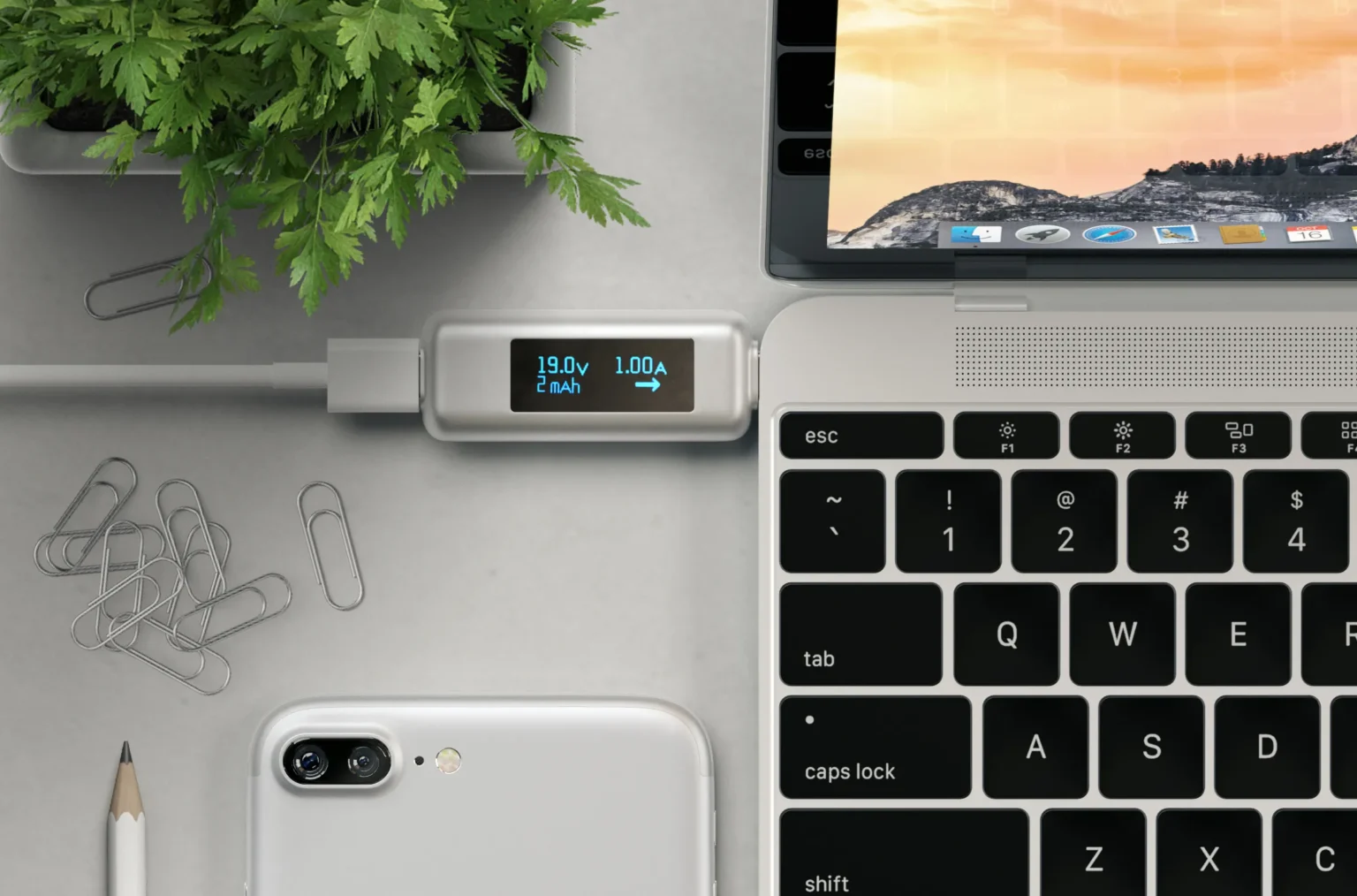 Useful Mini Gadgets With USB C