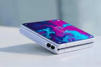 Galaxy Z Flip 8 Review