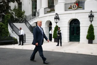 Bitcoin Benefit in Focus as Trump Adviser Urges Jerome Powell to Leave the Fed